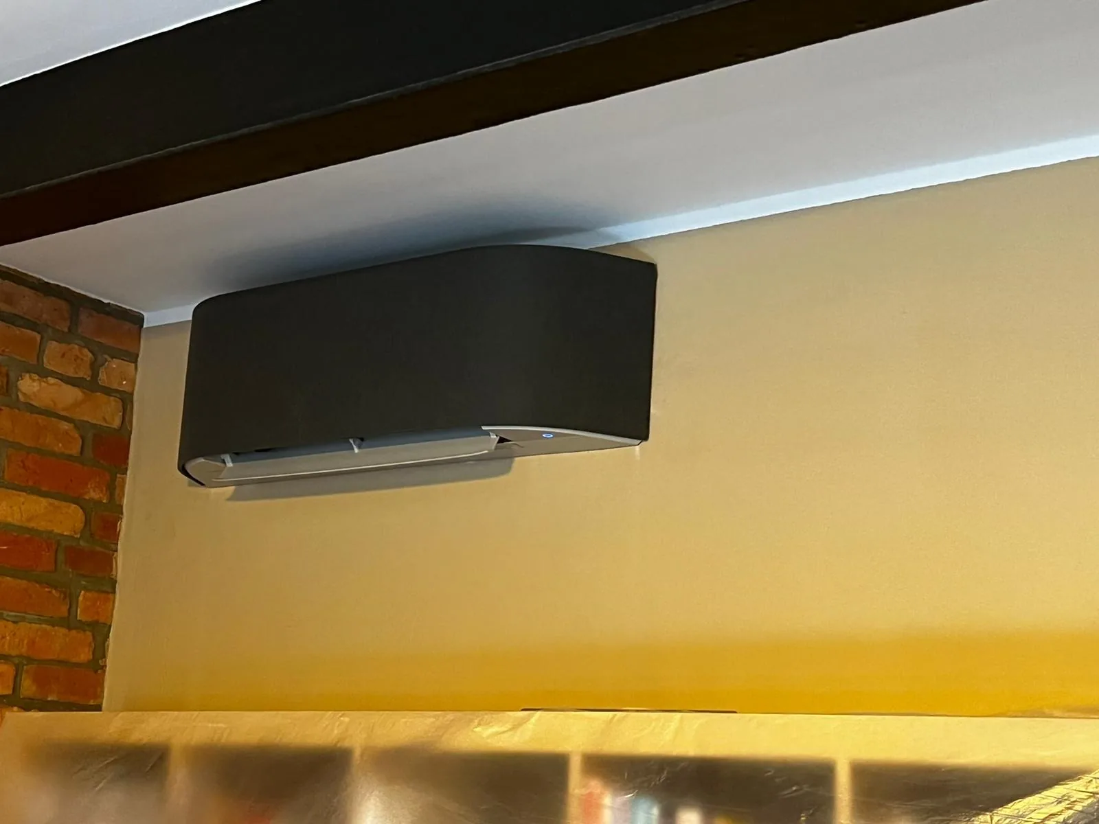 Επιτοίχια μονάδα design σε κατοικία